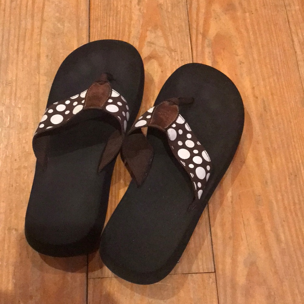 yellow box flip flops